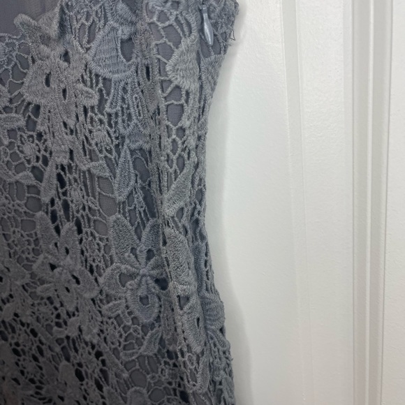 Sheer top with lace - Picture 2 of 5